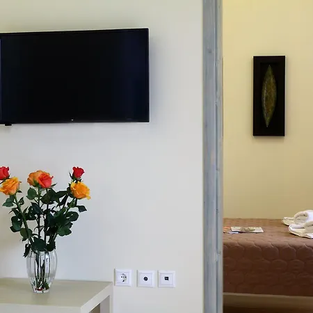 Niriides Aparthotel