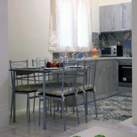 Aparthotel Niriides 3*
