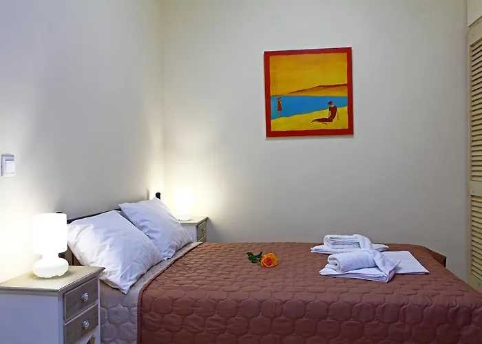 شقة فندقية Niriides 3*