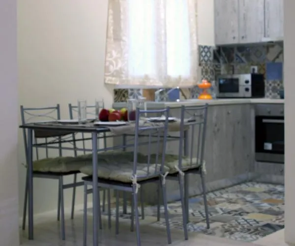 شقة فندقية Niriides 3*