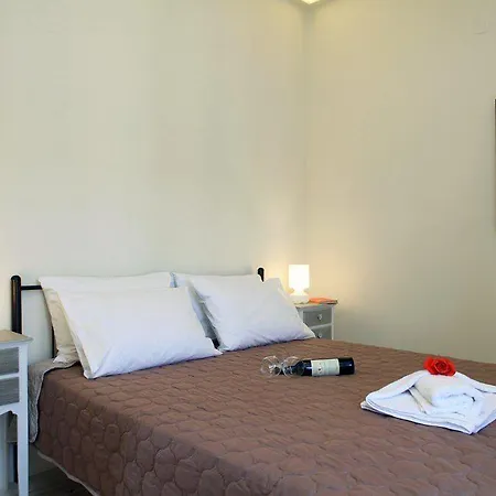 Niriides Aparthotel