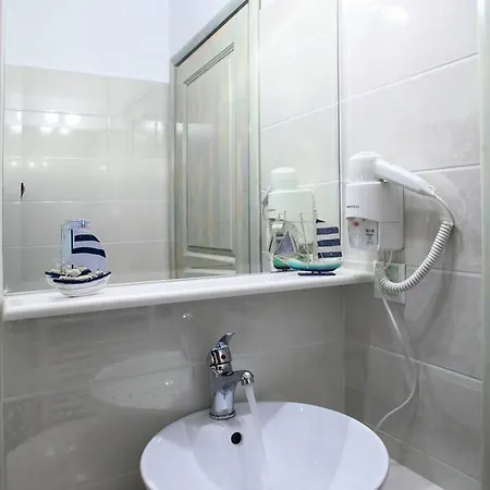 Niriides Aparthotel 3*