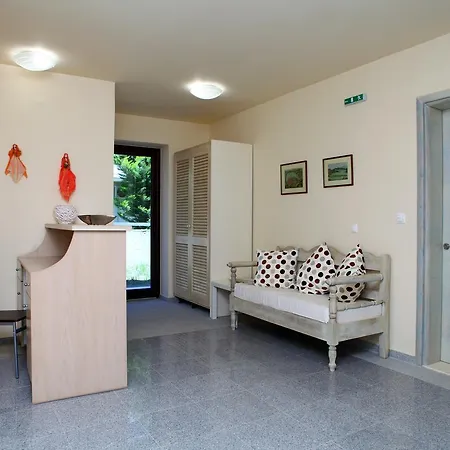 Niriides Lefkada City