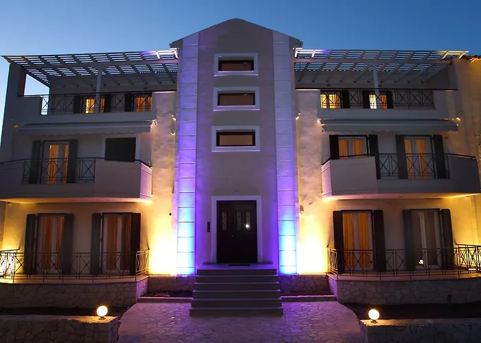 מלון דירות Niriides 3*